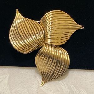 Vintage Sarah Coventry Mod Gold Brooch